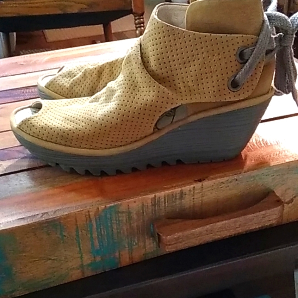 FLY LONDON OPEN TOE SHOES